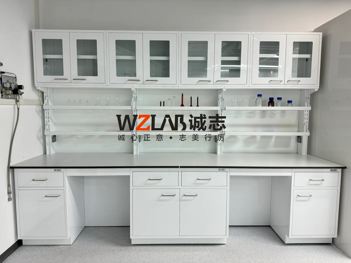 高溫實驗室家具都有哪些特點,怎么選擇