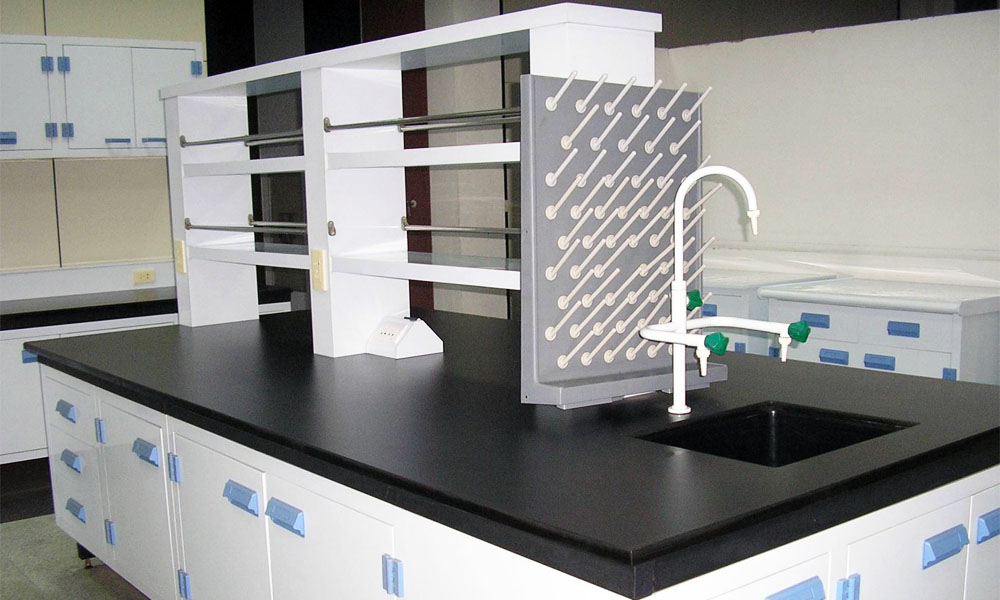 實驗臺臺面的材料該如何選擇?