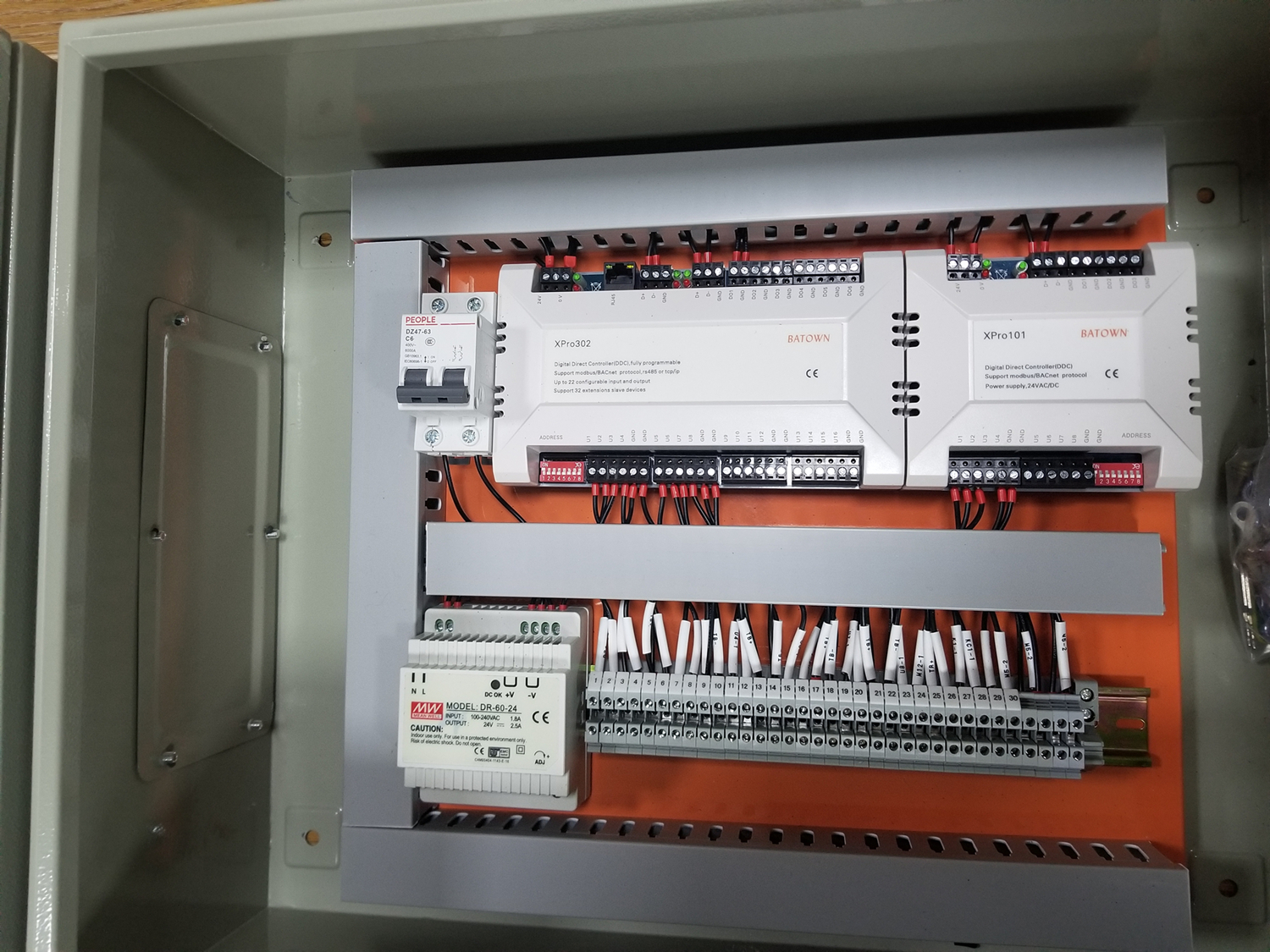 實(shí)驗(yàn)室弱電系統(tǒng)規(guī)劃設(shè)計(jì)(圖1) 1-19123116035aQ.jpg